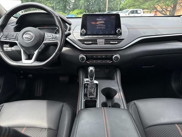 2022 Nissan Altima 2.5 SR photo 14