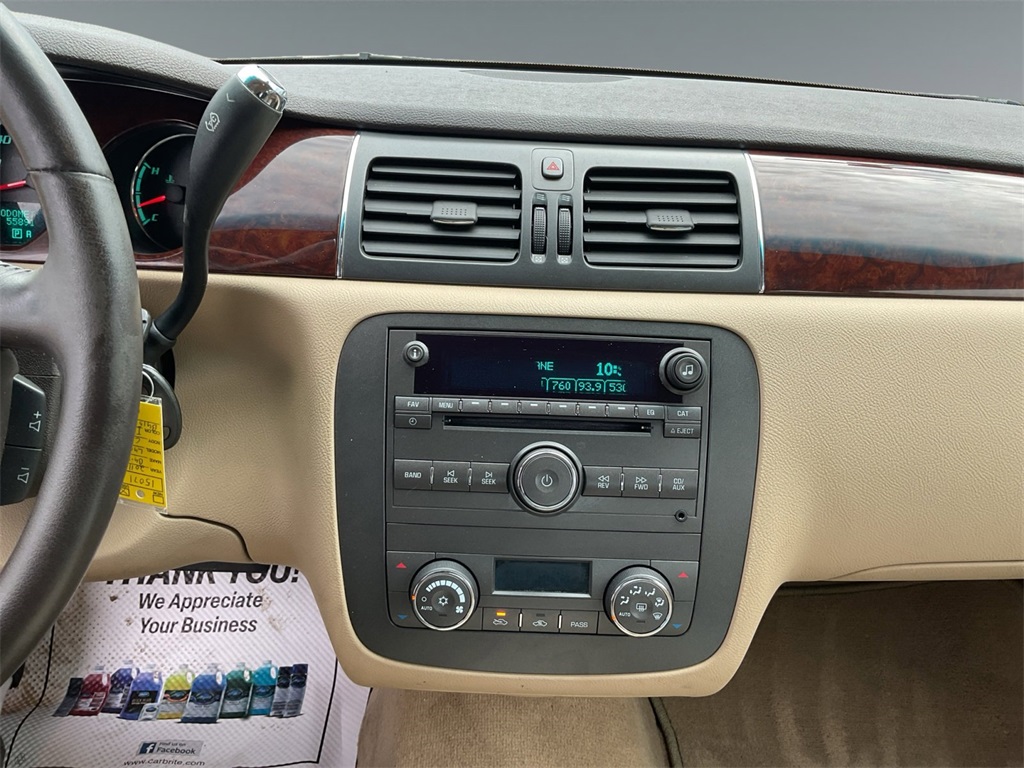 2011 Buick Lucerne CX photo 9