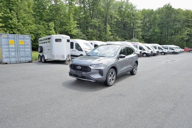 2025 Ford Escape ST-Line photo 2