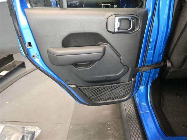 2025 Jeep Gladiator Sport S photo 14