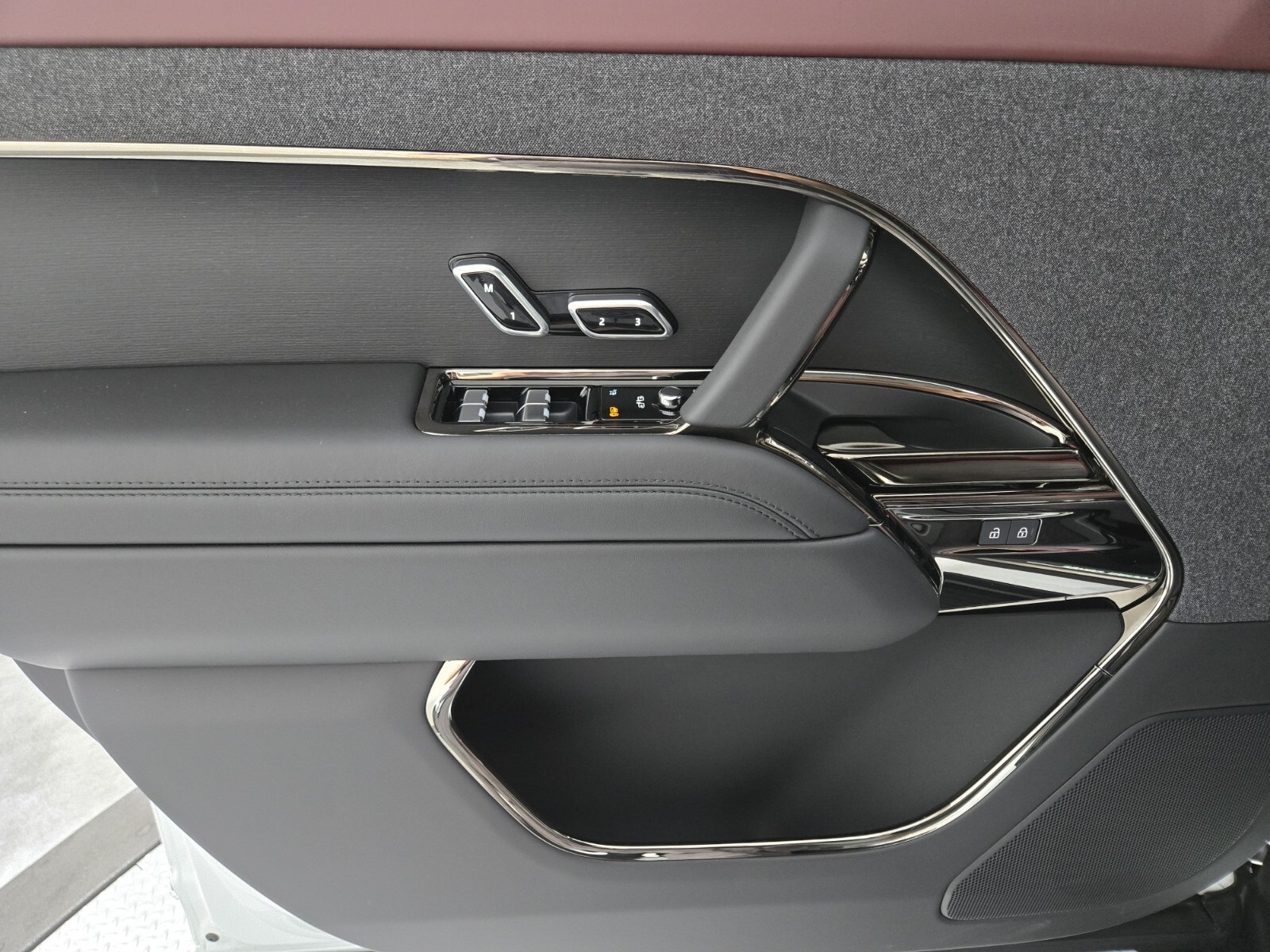 2025 Land Rover Range Rover Sport SE photo 20