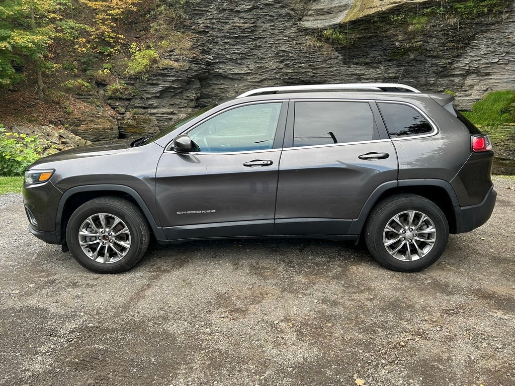 2020 Jeep Cherokee Latitude photo 2