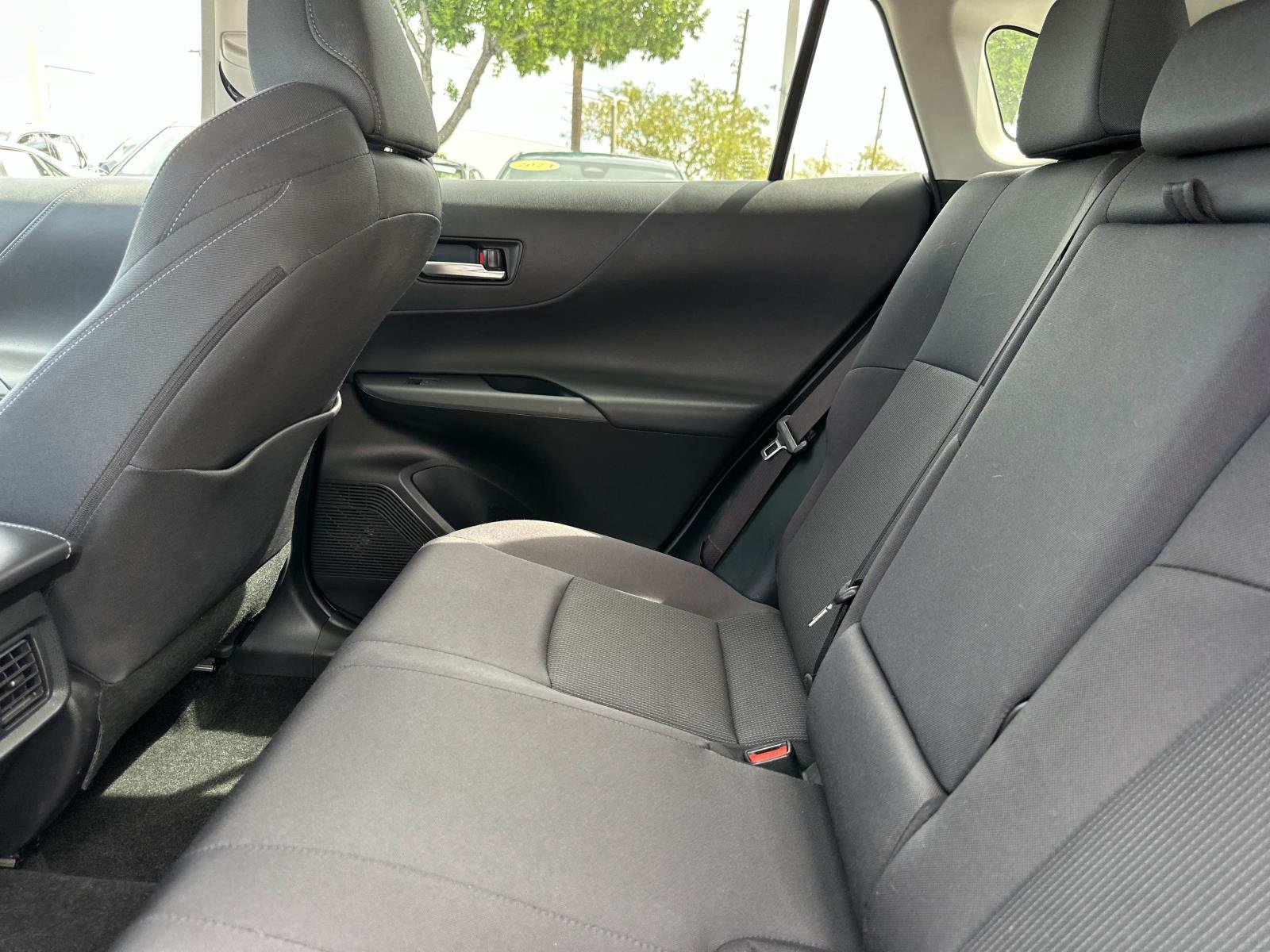 2023 Toyota Venza LE photo 13