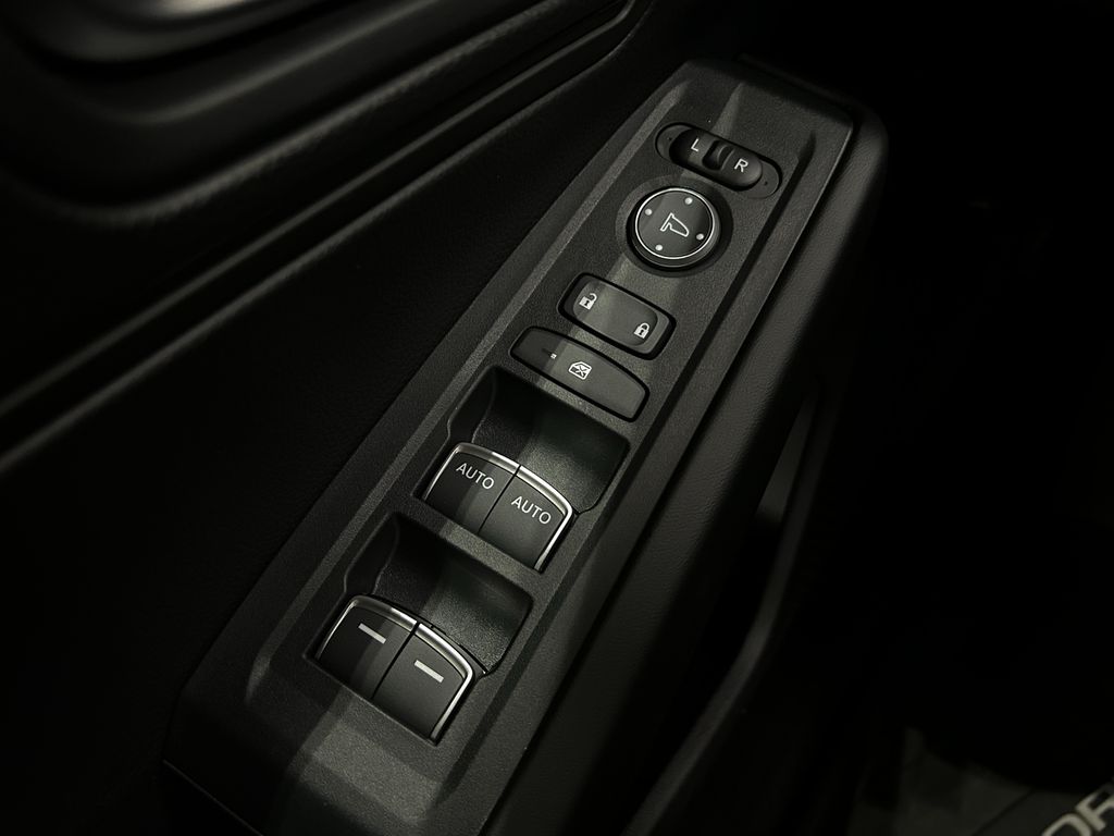 2025 Honda Accord LX photo 13