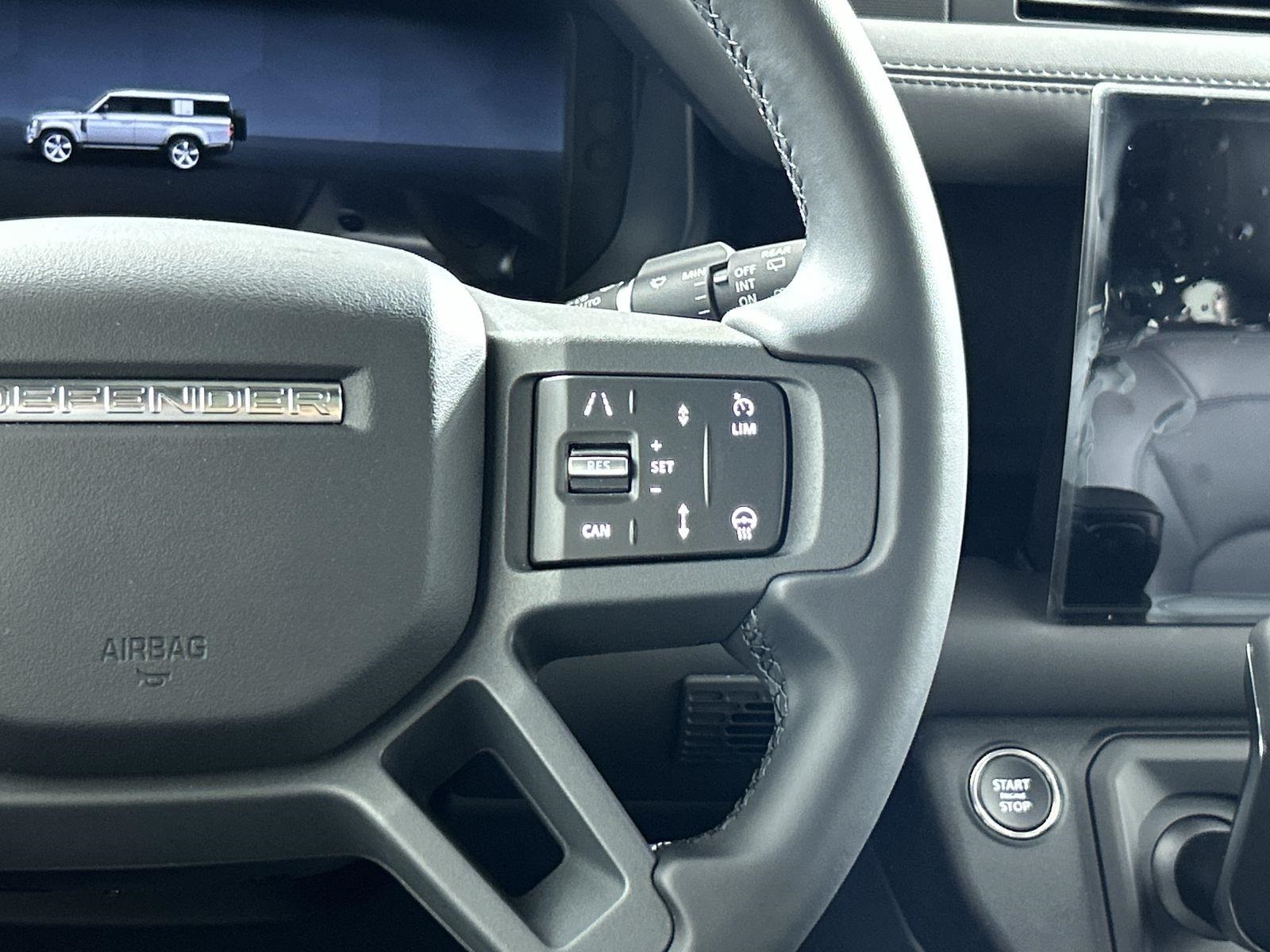 2025 Land Rover Defender 130 X-Dynamic SE photo 13