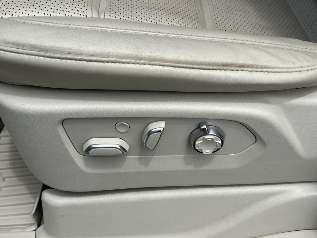 2021 Cadillac Escalade Premium Luxury Platinum photo 19