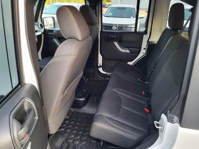 2016 Jeep Wrangler Unlimited Sahara photo 12