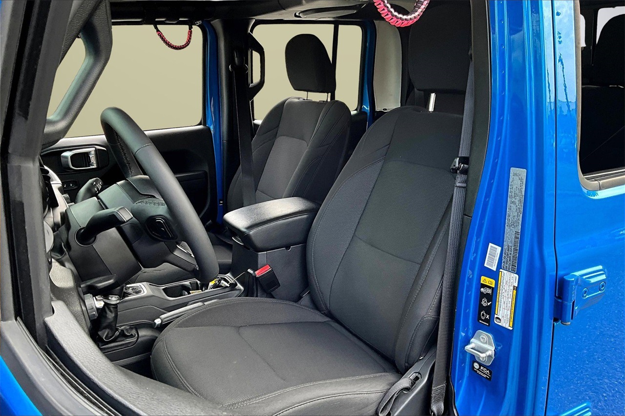 2023 Jeep Gladiator Willys photo 19