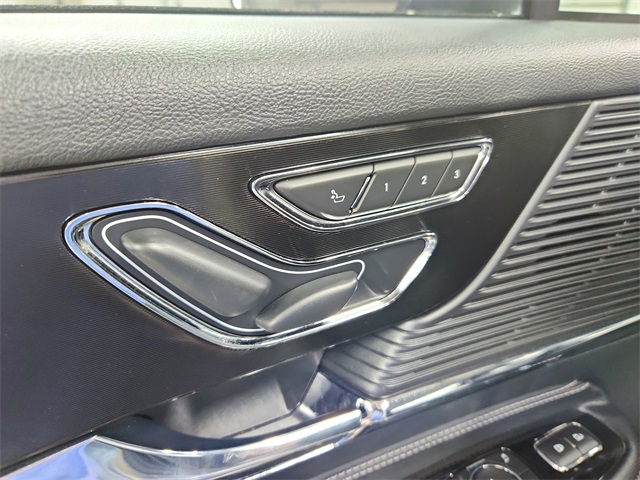 2022 Lincoln Corsair Standard photo 20