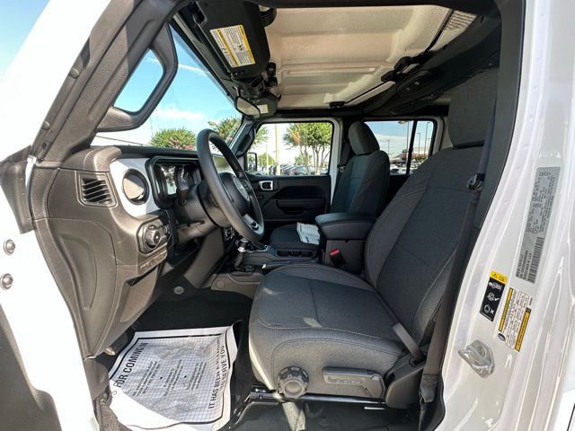 2025 Jeep Wrangler Sport photo 23