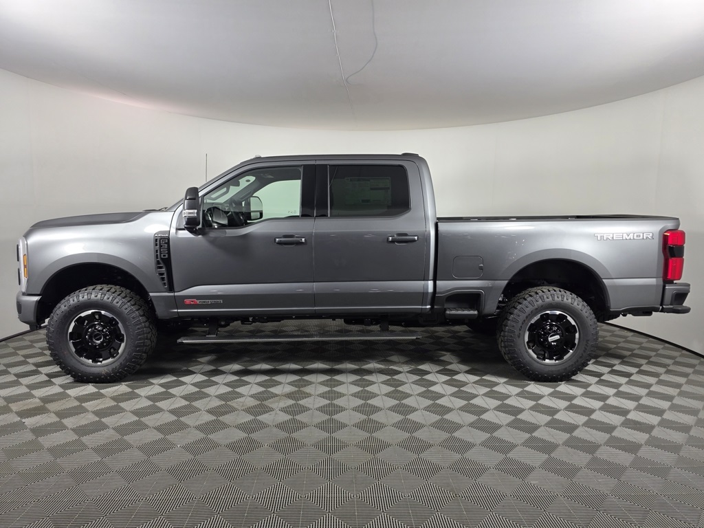 2025 Ford F-350 Platinum photo 2