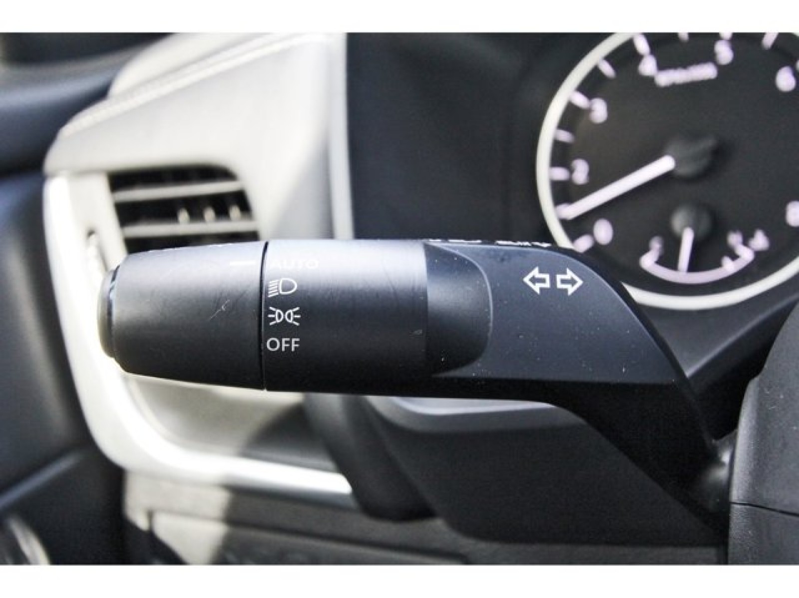 2025 Nissan Rogue S Silver at Robbins Nissan