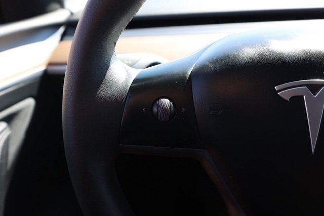 2023 Tesla Model Y Long Range photo 24