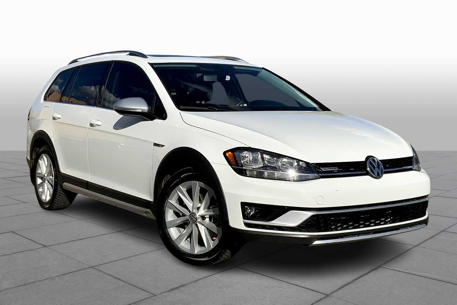 2018 Volkswagen Golf Alltrack SE photo 2