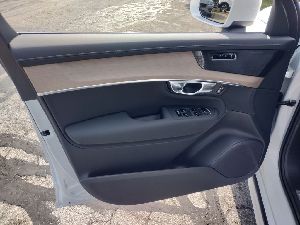 2026 VOLVO XC90 - Image 10