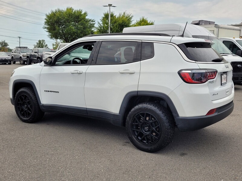 2022 Jeep Compass Latitude photo 4