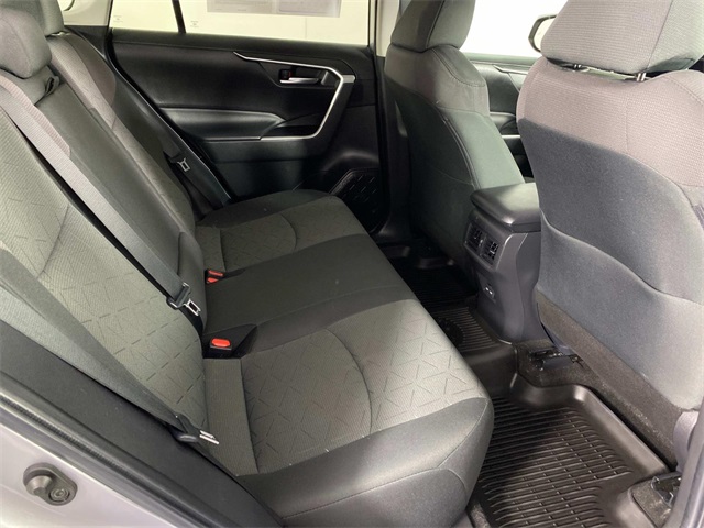2023 Toyota RAV4 XLE photo 8