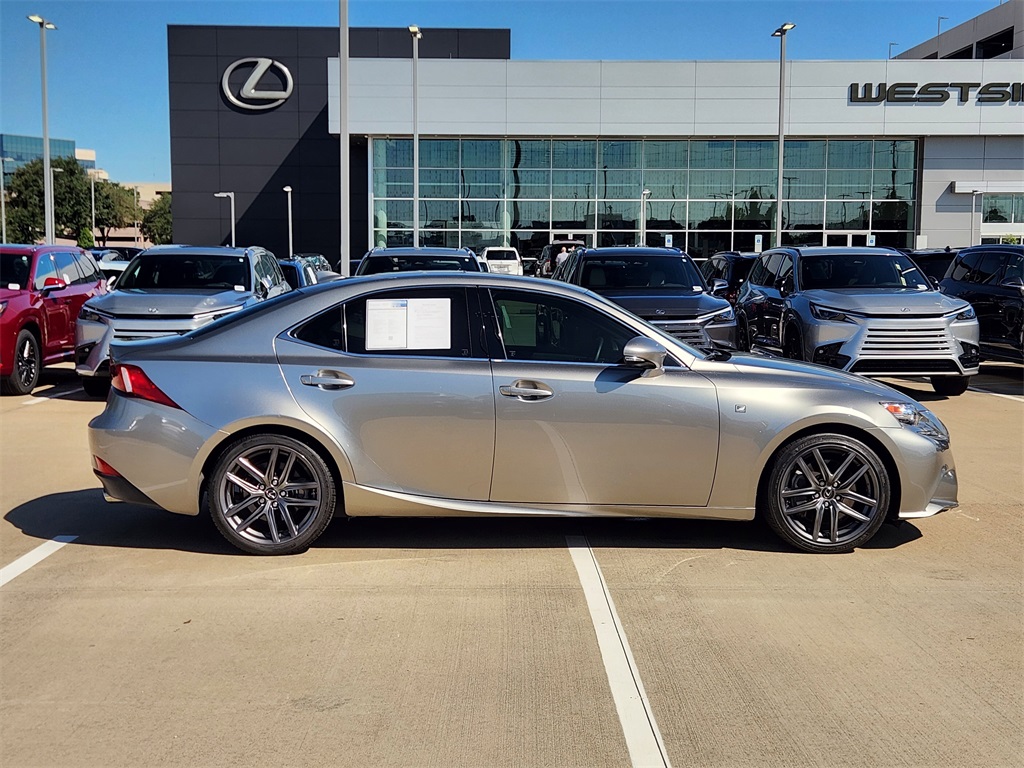 2016 Lexus IS 200t F SPORT photo 4