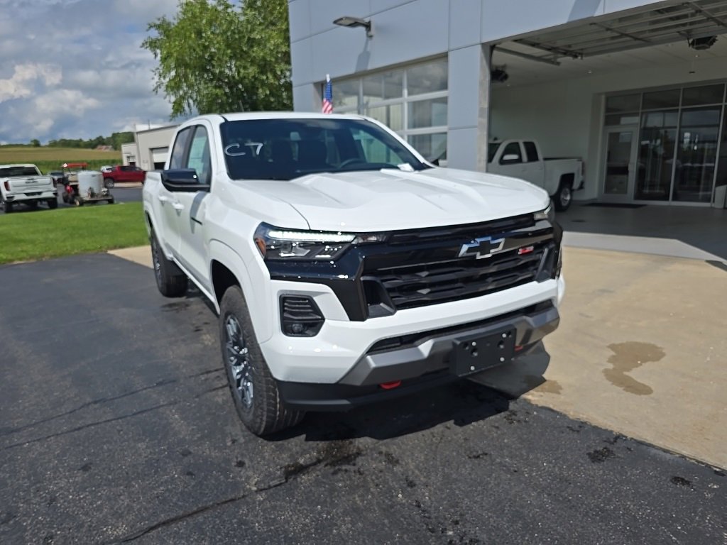 2026 Chevrolet Colorado Z71 photo 2