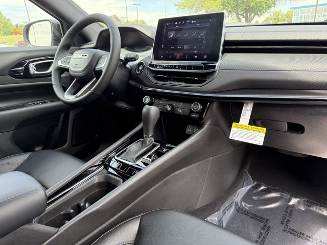 2025 Jeep Compass Latitude photo 10