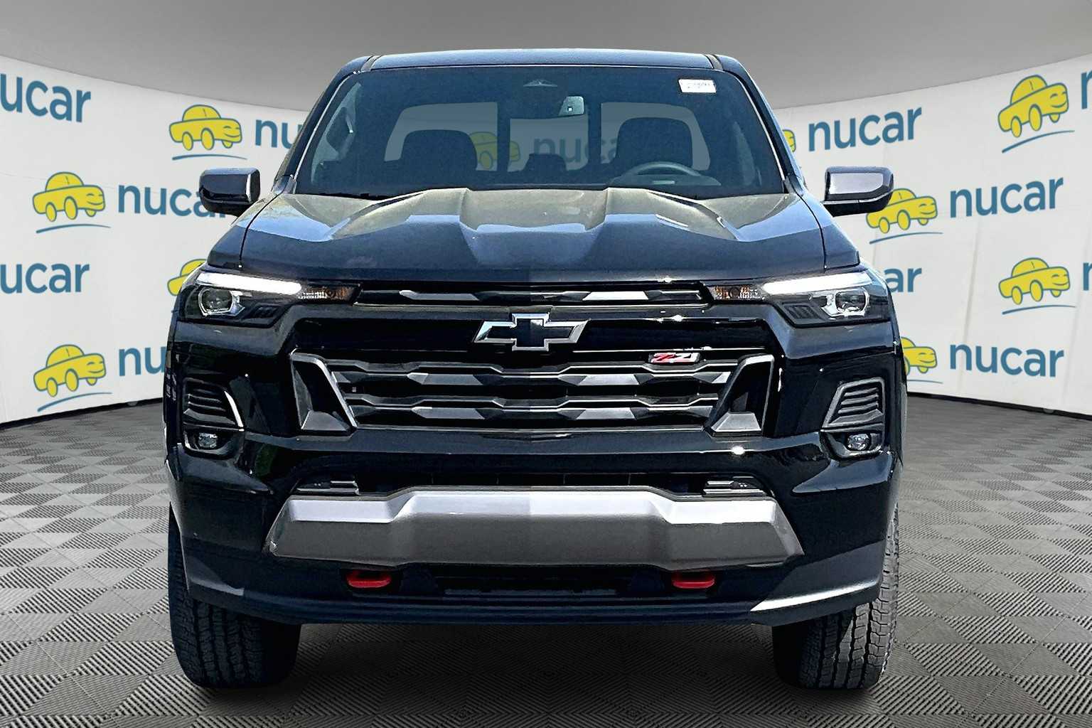 2025 Chevrolet Colorado Z71 photo 2