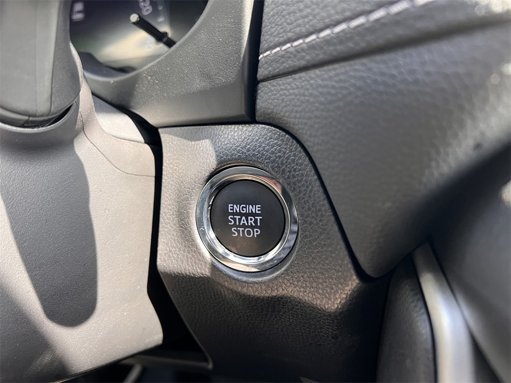 2024 Toyota RAV4 XLE photo 26