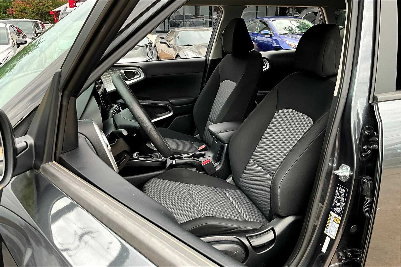 2023 Kia Soul LX S photo 7