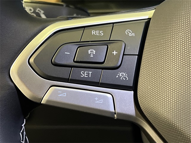 2026 Volkswagen Atlas SE photo 14