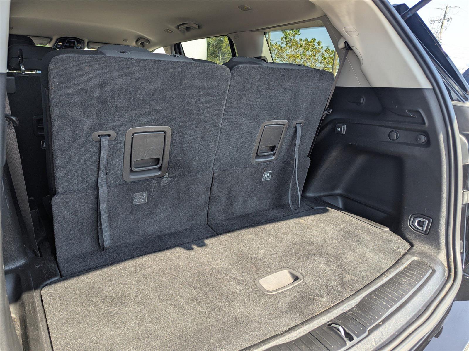 2023 Jeep Grand Cherokee Laredo photo 12