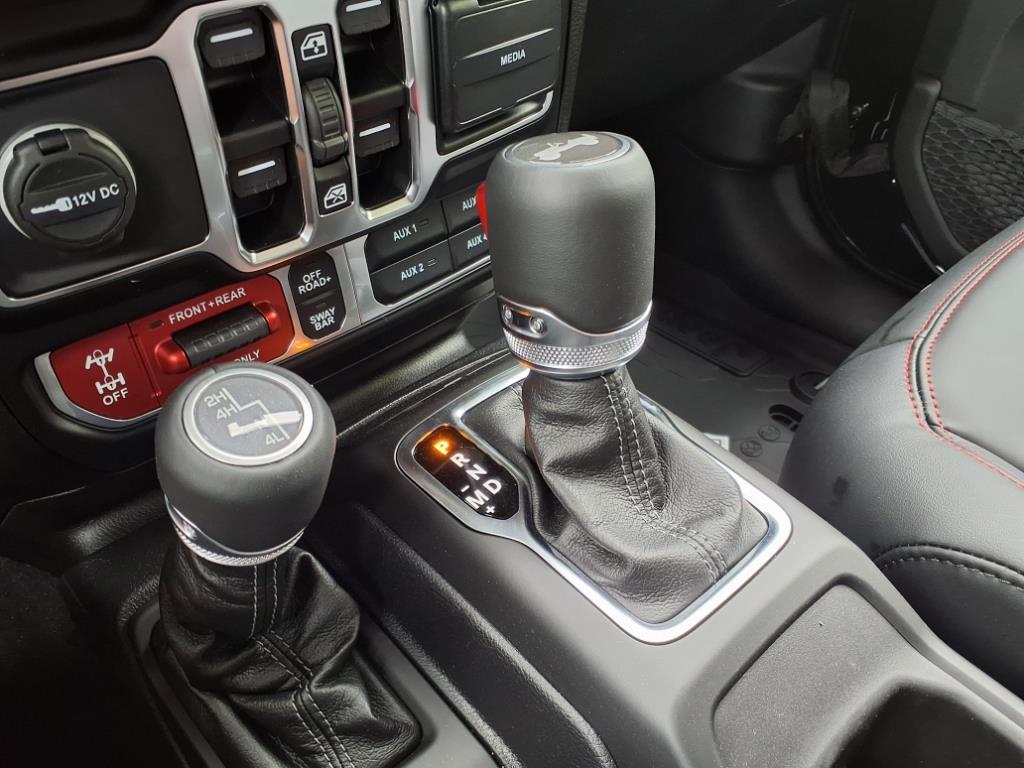 2025 Jeep Wrangler Rubicon photo 11