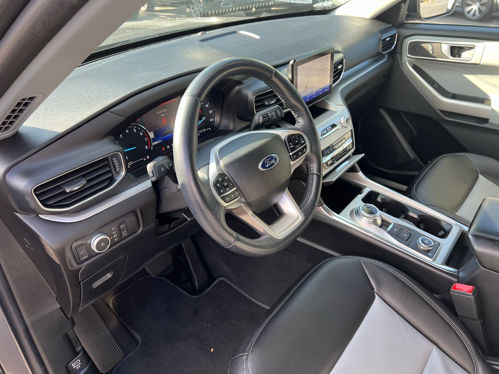 2022 Ford Explorer XLT photo 7