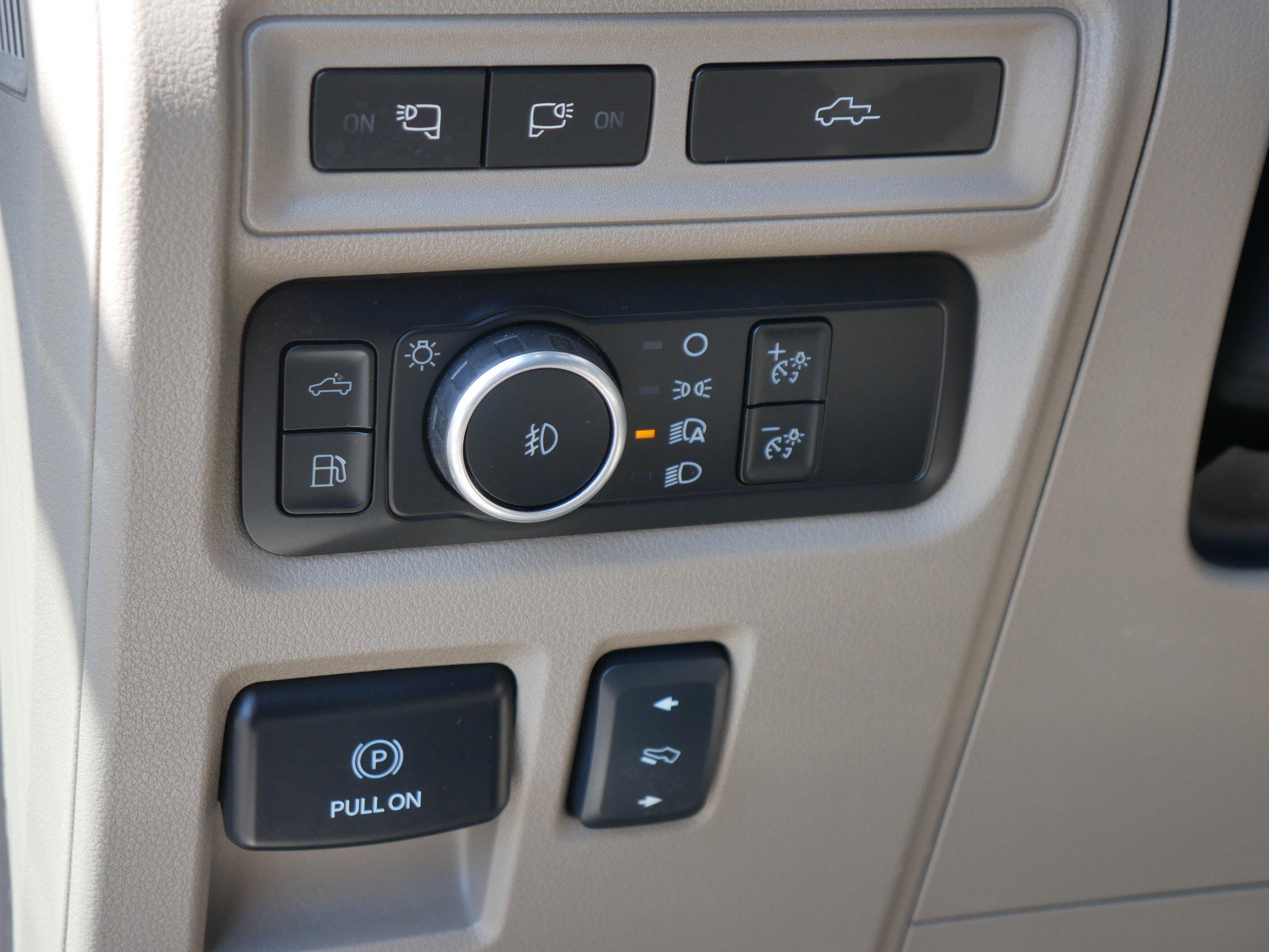 2024 Ford F-150 Platinum photo 3