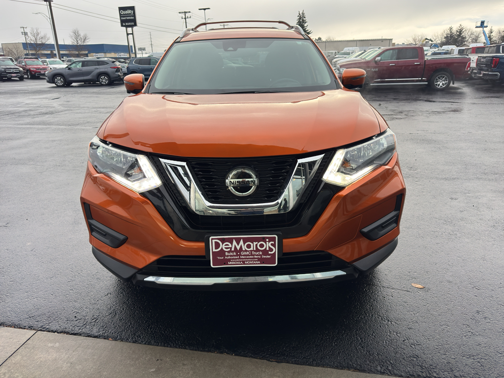 2019 Nissan Rogue SV photo 2