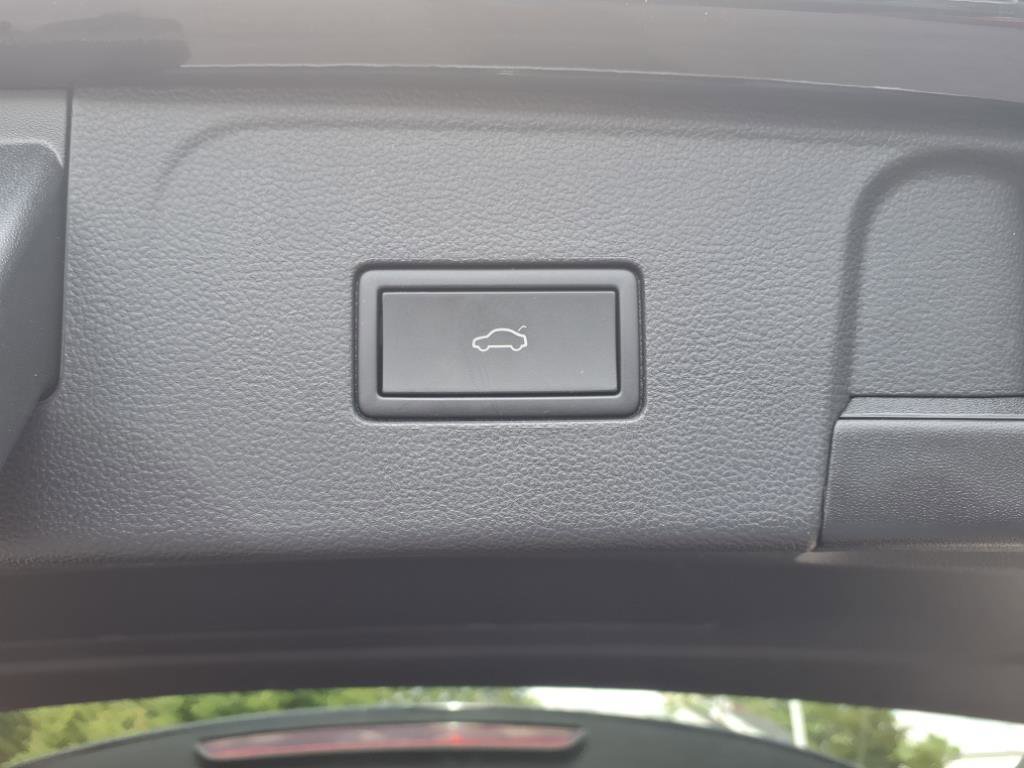 2024 Volkswagen Atlas Peak Edition SEL photo 12