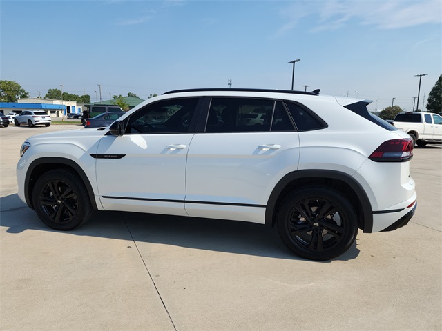 2025 Volkswagen Atlas Cross Sport SEL R-Line photo 5