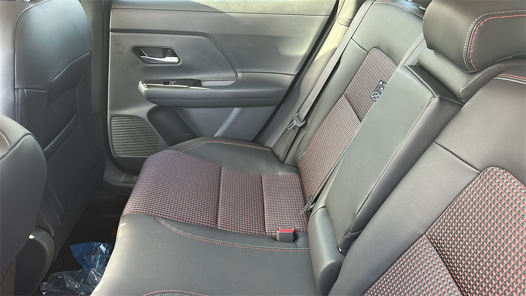 2026 Nissan Kicks SR photo 22