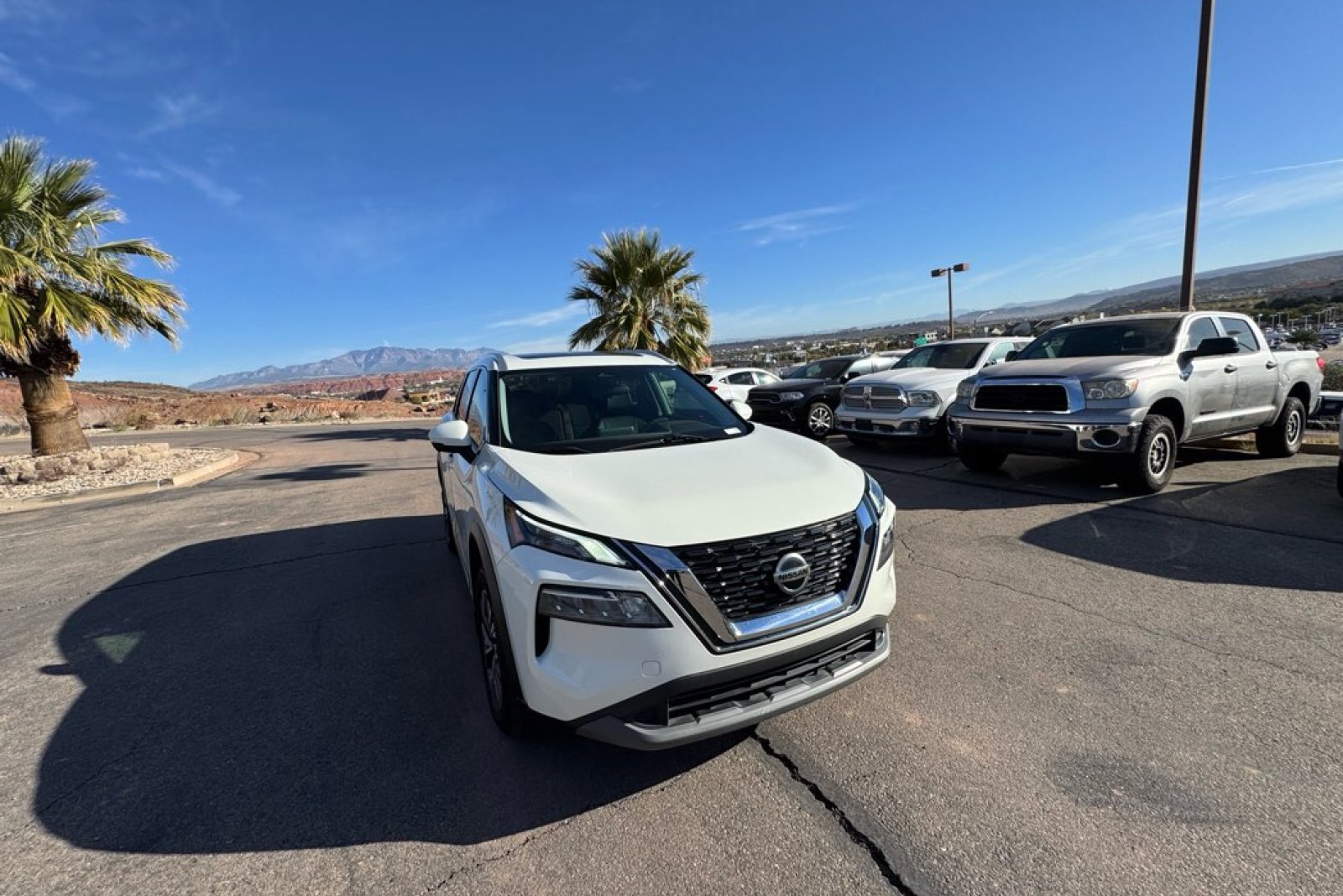 2021 Nissan Rogue SV photo 3