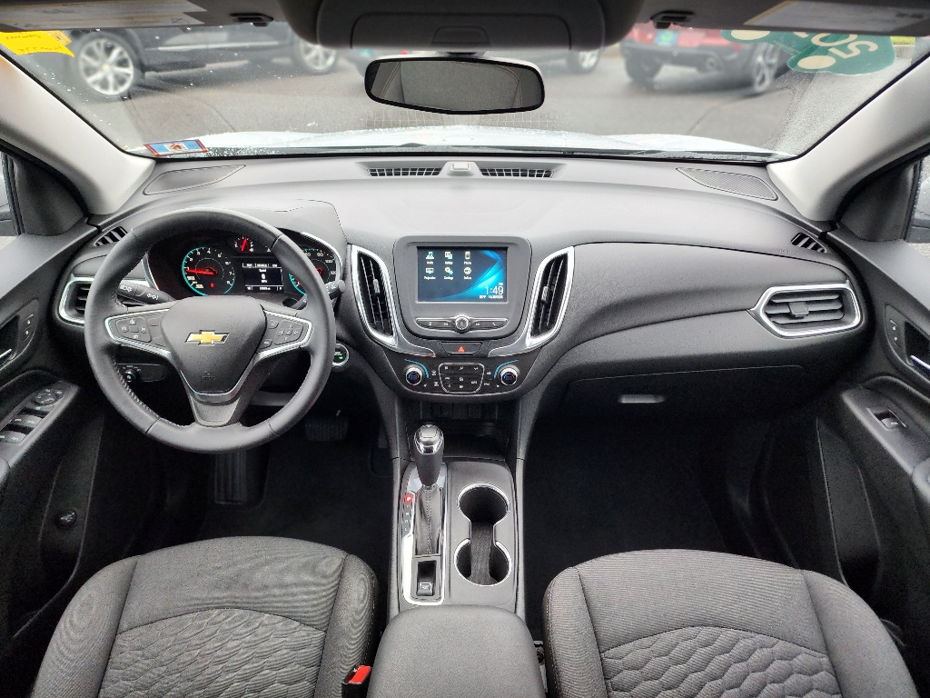 2018 Chevrolet Equinox LT photo 2