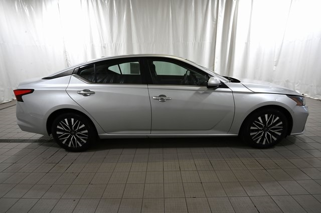 2023 Nissan Altima 2.5 SV photo 12