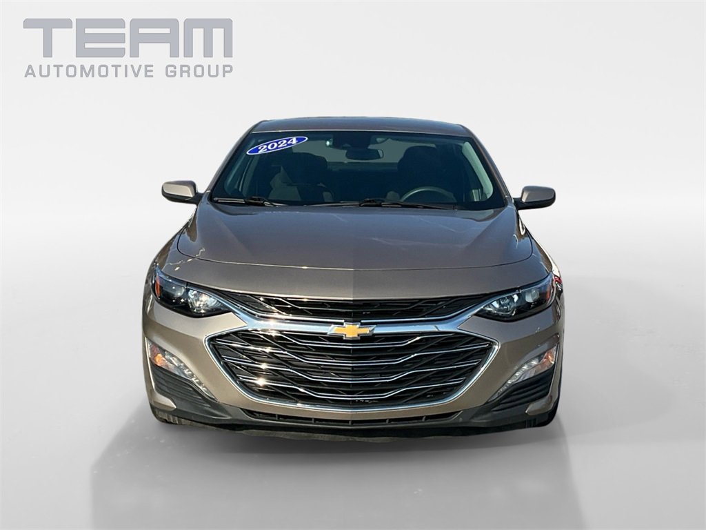 2024 Chevrolet Malibu 1LT photo 2