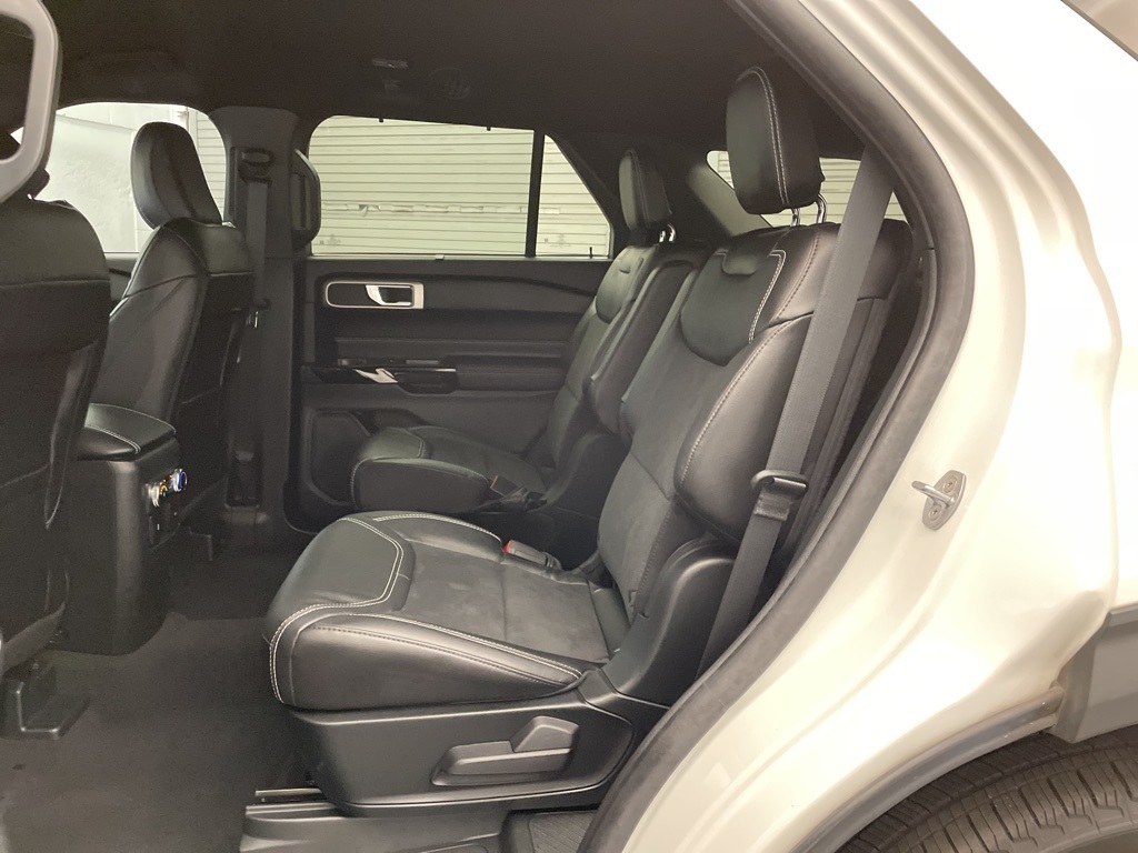 2024 Ford Explorer ST photo 17