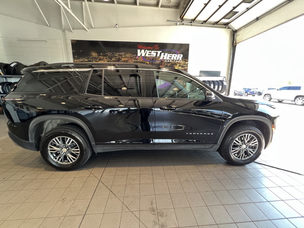 2024 Chevrolet Traverse photo 9
