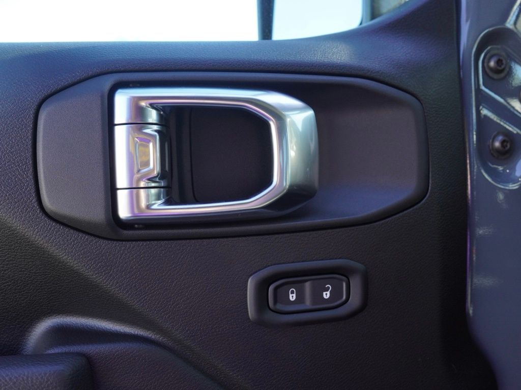 New 2026 Anvil Clear-Coat Exterior Paint Jeep 4-Door Sport S image 11