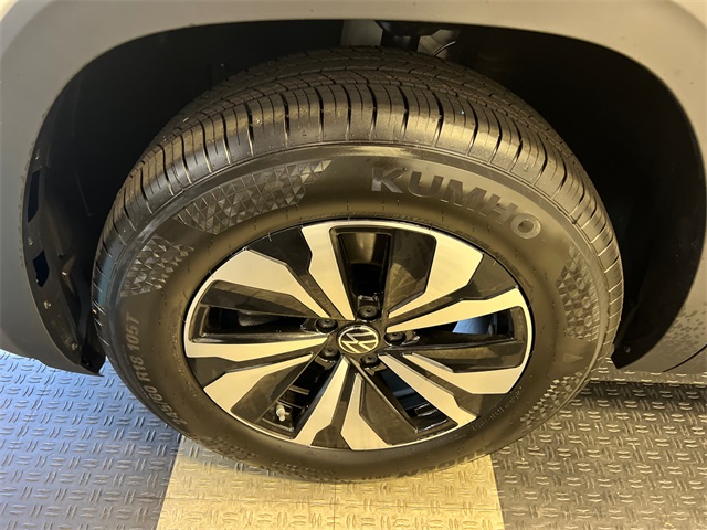 2026 Volkswagen Atlas SE photo 8