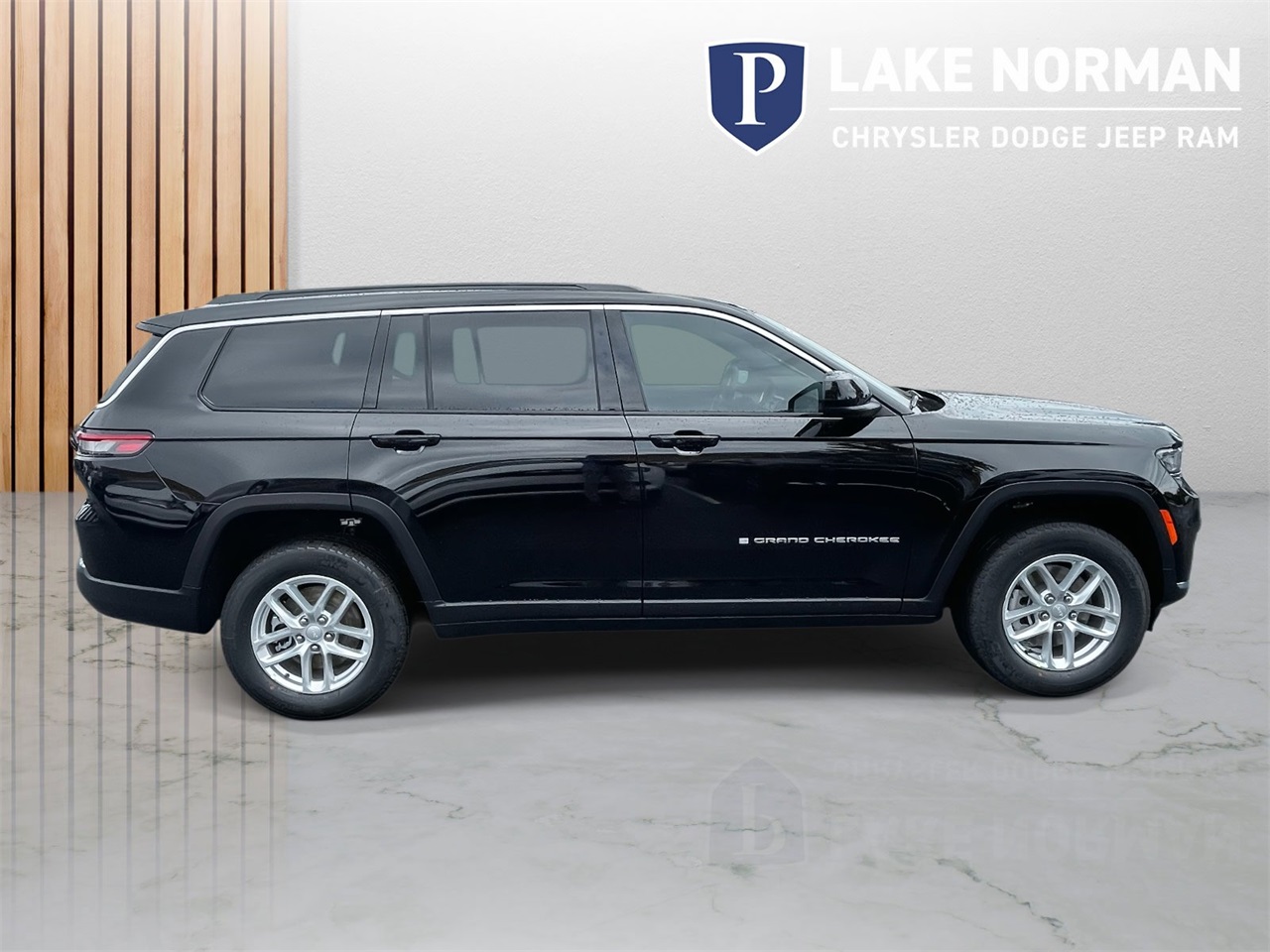 2025 Jeep Grand Cherokee Laredo X photo 9