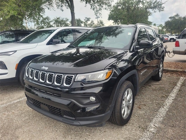2024 Jeep Compass Latitude photo 3