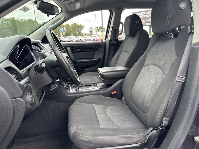 2015 Chevrolet Traverse 1LT photo 4
