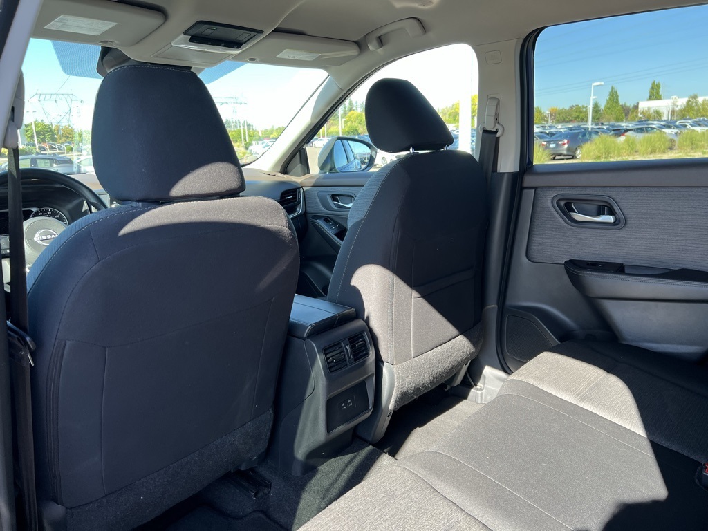 2023 Nissan Rogue SV photo 27