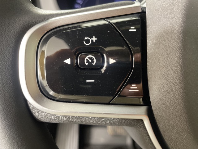 2026 Volvo XC60 T8 Plus photo 22