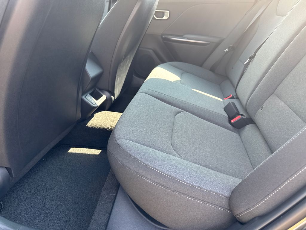 2025 Kia K4 LXS photo 19
